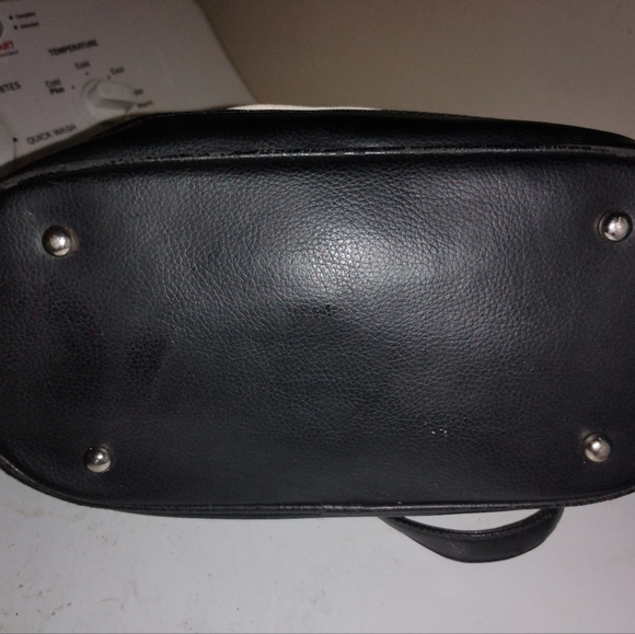 CHANEL Black and Cream Quilted Purse... read Description... - Picture 8 of 11